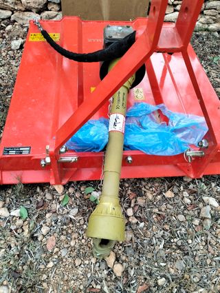 Desbrozadora de cadenas    nueva   para Tractor  .
