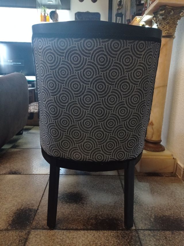 Butaca elegante gris y negra