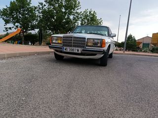 Mercedes-Benz Clase E 1980