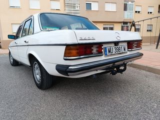 Mercedes-Benz Clase E 1980