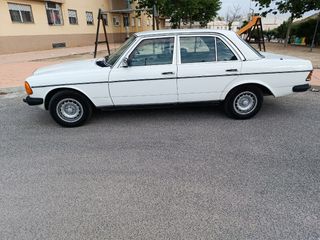 Mercedes-Benz Clase E 1980