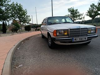 Mercedes-Benz Clase E 1980