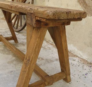 Banco rústico de madera