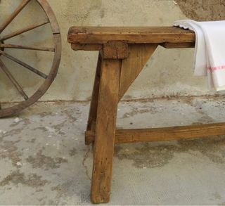 Banco rústico de madera