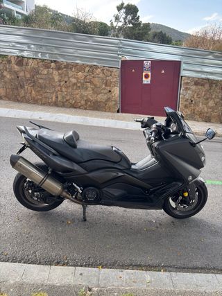 Yamaha TMax 530 - Gris Oscuro