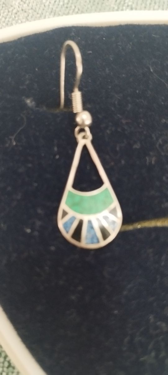 Pendientes  de plata y esmalte. Diseño atemporal