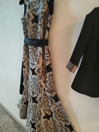Vestido madrina negro & plateado + chaqueta T42