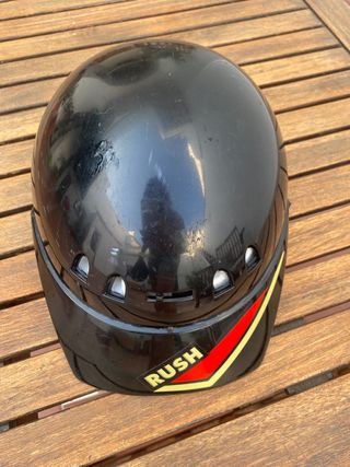 Casco moto negro basicos.