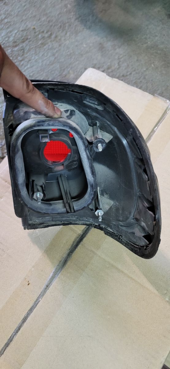 Piloto Trasero Izquierdo Nissan Terrano