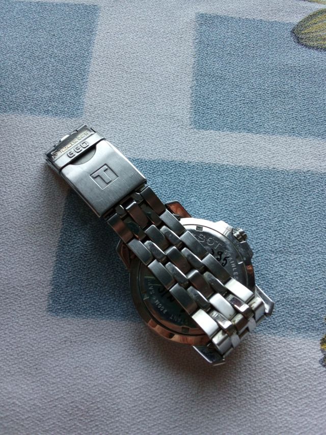 TISSOT SEASTAR 660 CUARZO 200M CON CAJA Y ARMÍS.