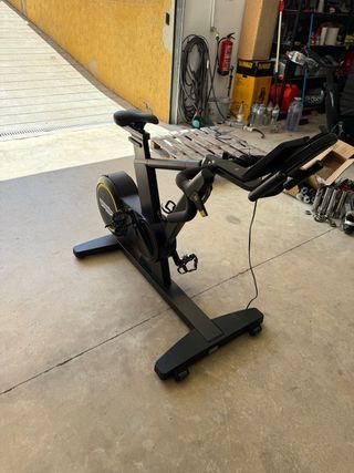Bicicleta spinning Technogym SkillRide