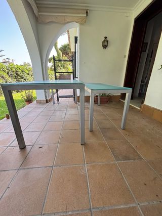 Mesa y Ala de mesa utilizada para oficina