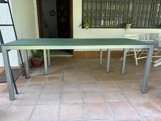 Mesa y Ala de mesa utilizada para oficina