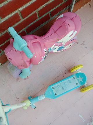 Correpasillos y patinete infantiles