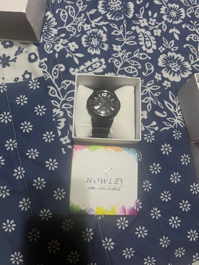 Reloj NOWLEY negro y rojo