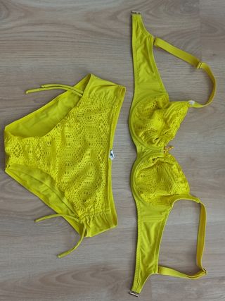 Bikini Amarillo Crochet