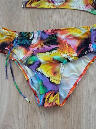 Bikini multicolor estampado