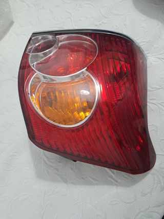 Piloto trasero izquierdo