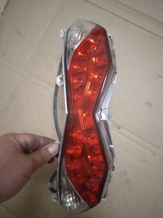 Piloto trasero Kawasaki J300 2017