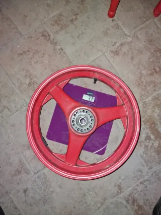 Llanta delantera magnesio 17"