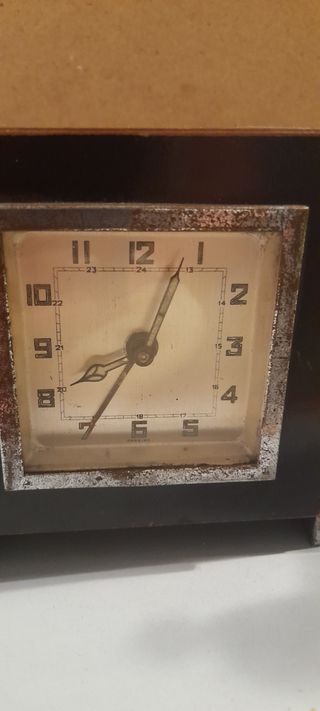 Orologio da comodino meccanico