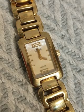 Reloj Lotus dorado mujer