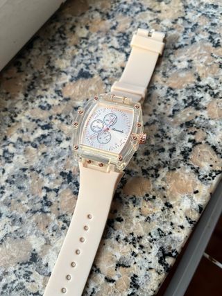 Reloj Relonda beige y dorado