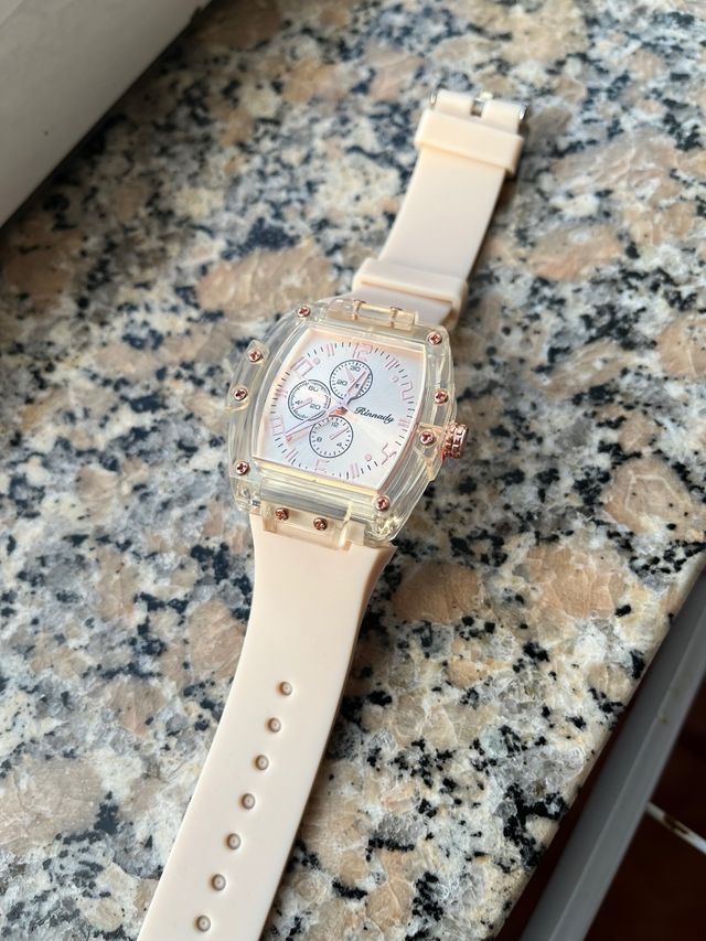 Reloj Relonda beige y dorado