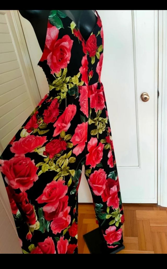 Vestito/Tuta lungo floreale rosso e nero