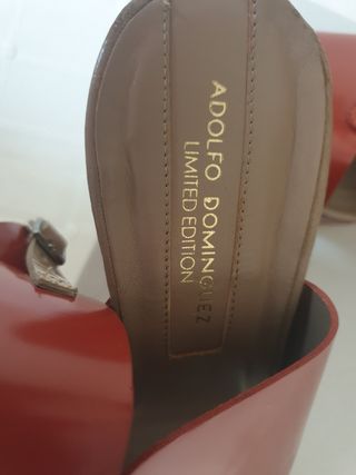 Sandalias rojas tacón mujer edición limitada.