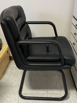 3 Poltrone in pelle nera - no spedizione