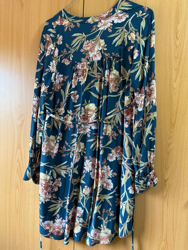 Vestido mini floral verde oscuro ( premamá)