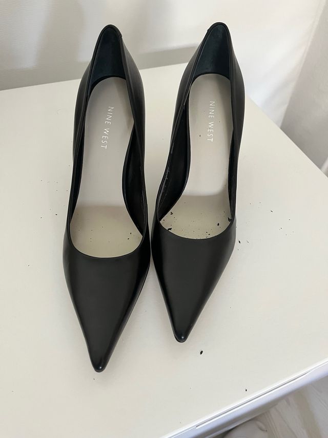 Tacones Nine West negros, estan sin estrenar. 7M