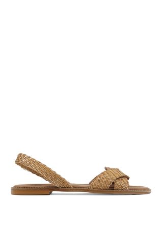 Sandalias planas beige