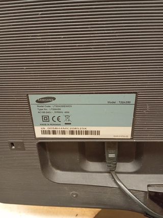 Monitor TV Samsung LED 22" con cables