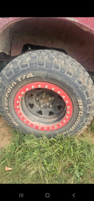 Llantas con antidestallante mud terrain