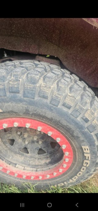 Llantas con antidestallante mud terrain