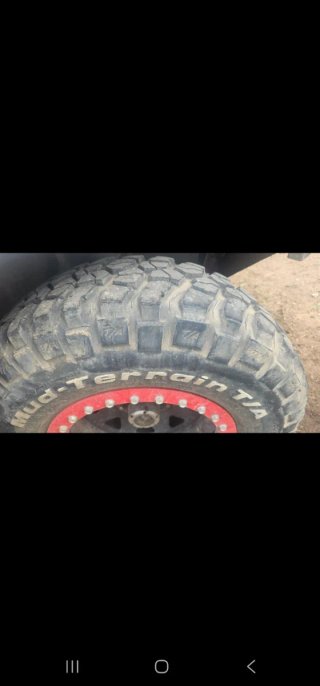 Llantas con antidestallante mud terrain