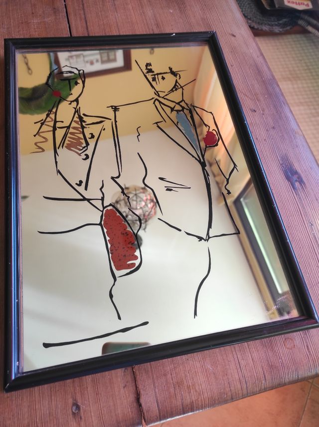 Espejo decorativo siluetas