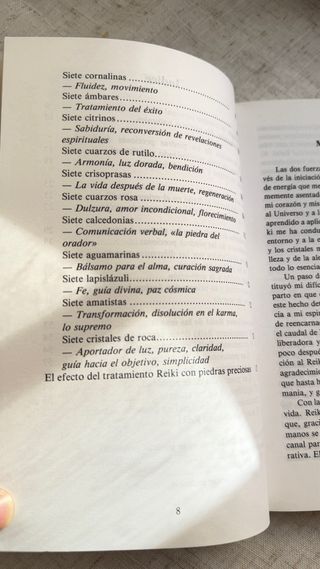 Libro Reiki con piedras preciosas