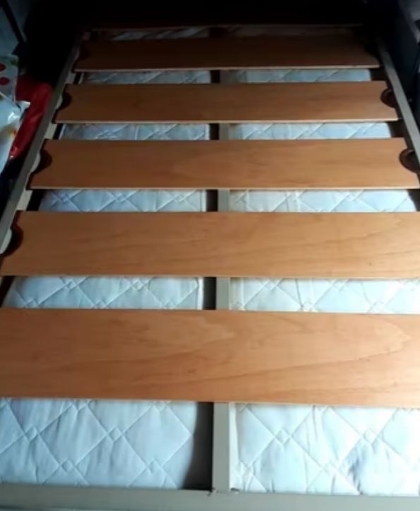 Somier láminas de madera 1.05cm x 1.80 cm beige