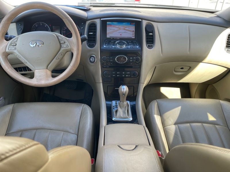 Infiniti EX30 2011 - foto 1