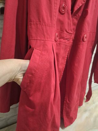 Gabardina roja - Talla 38 amplia impecable