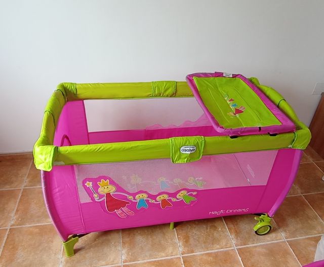 Cuna de viaje 3 en 1 con muy poco uso.