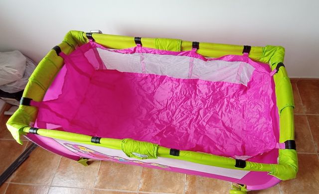 Cuna de viaje 3 en 1 con muy poco uso.