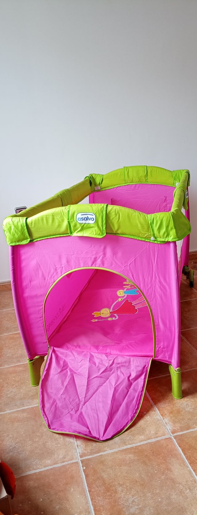 Cuna de viaje 3 en 1 con muy poco uso.