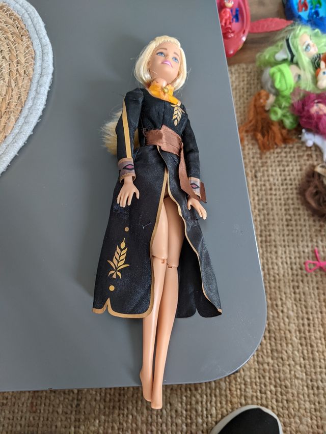 Lotto di bambole Barbie+accessori.