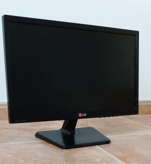 Monitor LG 15" - Poco Uso