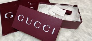 Caja y bolsa Gucci
