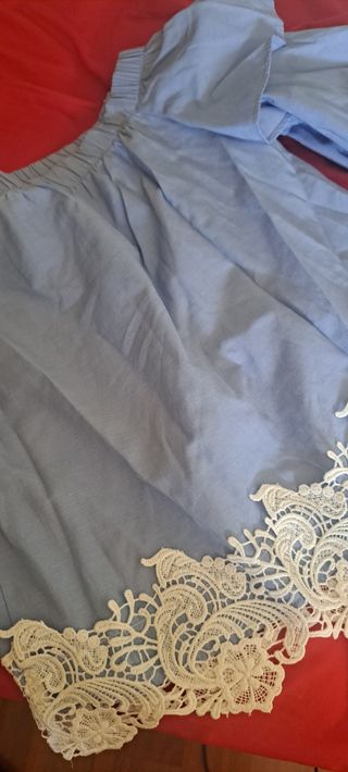 Blusa azul con encaje - volantes